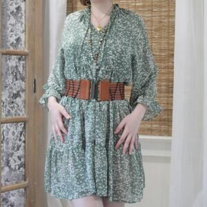 Green and white floral pattern